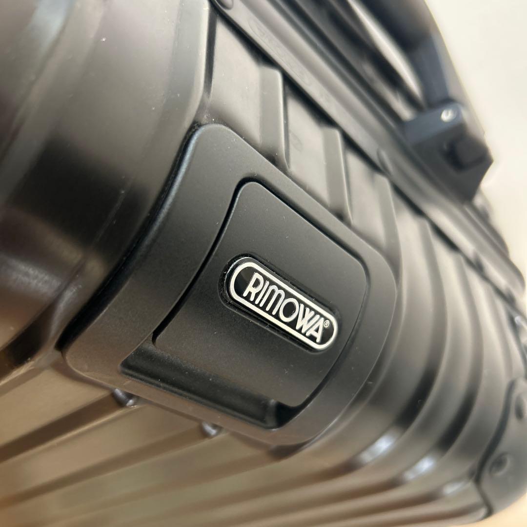 リモワ rimowa トパーズ　ステルス アルミニウム キャリーケース ブラック
