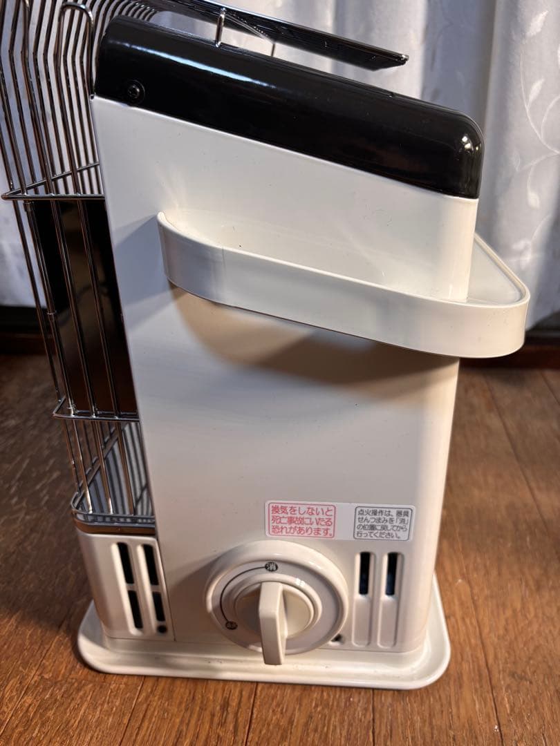 iwatani カセットガスストーブ　デカ暖　ホワイト