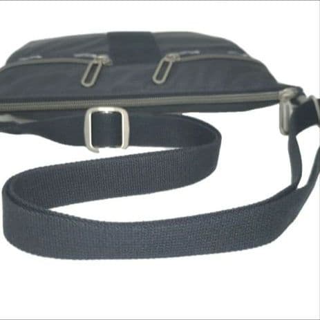 ✨美品✨レスポートサック　エッセンシャル　ポーチクロスボディ　ネイビー