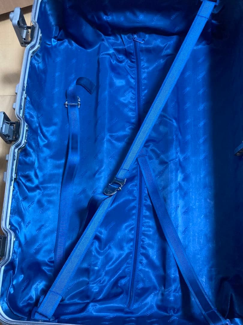 リモワ　スーツケース シルバー アルミ製 RIMOWA