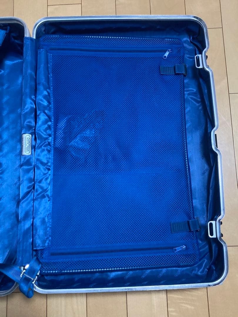 リモワ　スーツケース シルバー アルミ製 RIMOWA