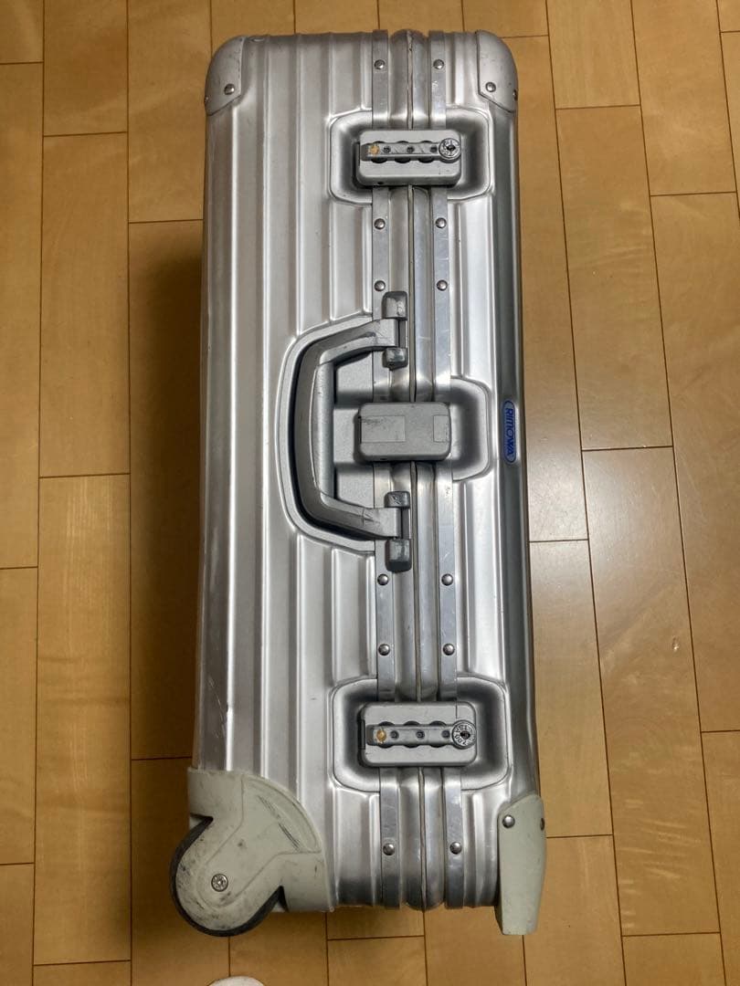 リモワ　スーツケース シルバー アルミ製 RIMOWA