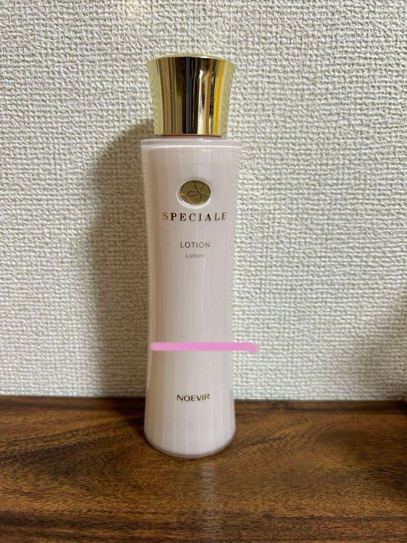 NOEVIR スペチアーレローション・クリーム