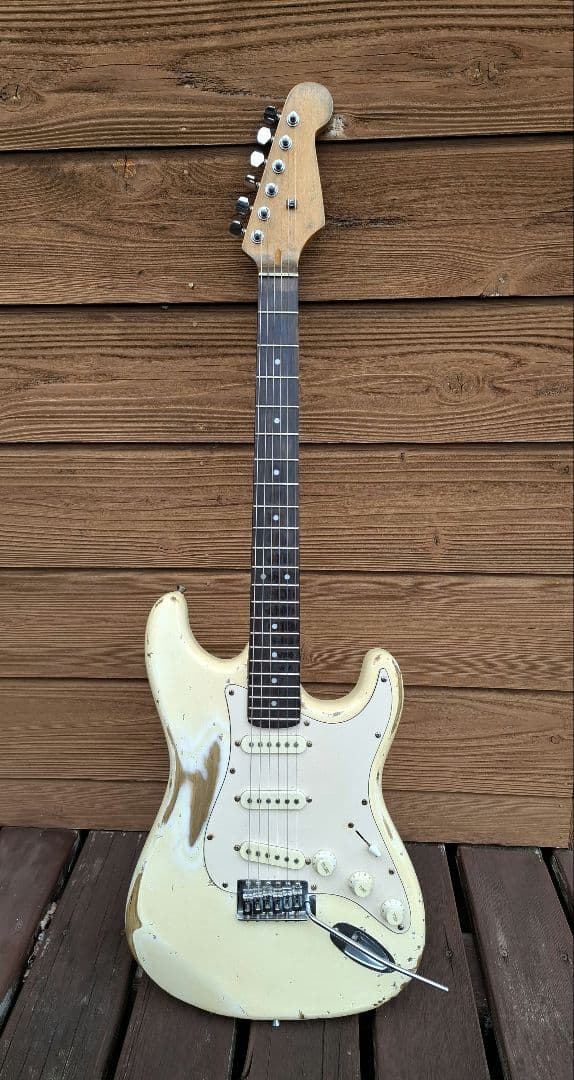 レリック ストラトキャスター(ノーブランド)今ならハードケース付き　送料込み