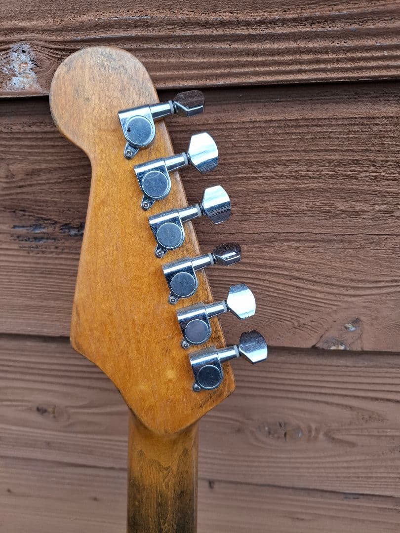 レリック ストラトキャスター(ノーブランド)今ならハードケース付き　送料込み