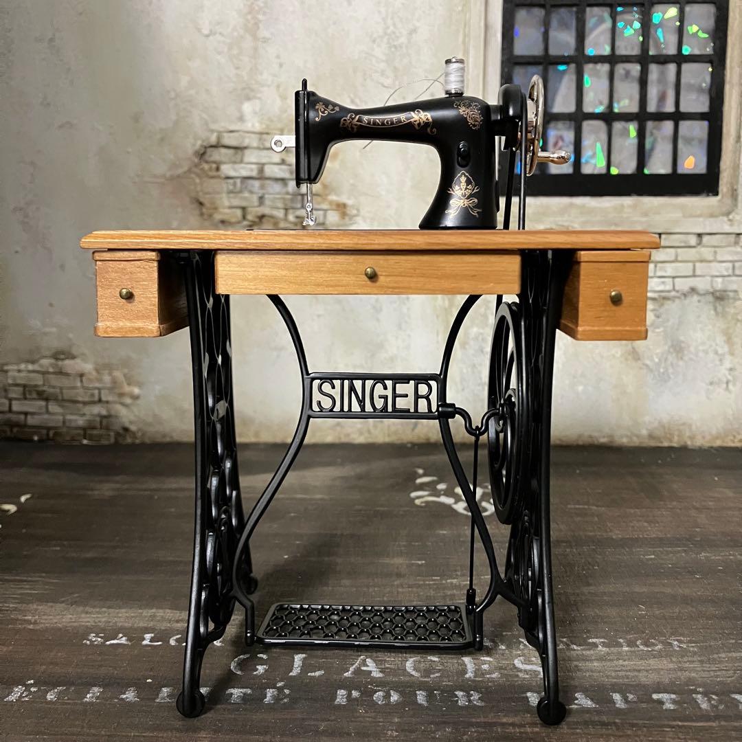 ミニチュア　ドール家具　ミシン　ドールハウス　1/6サイズ　ブライス