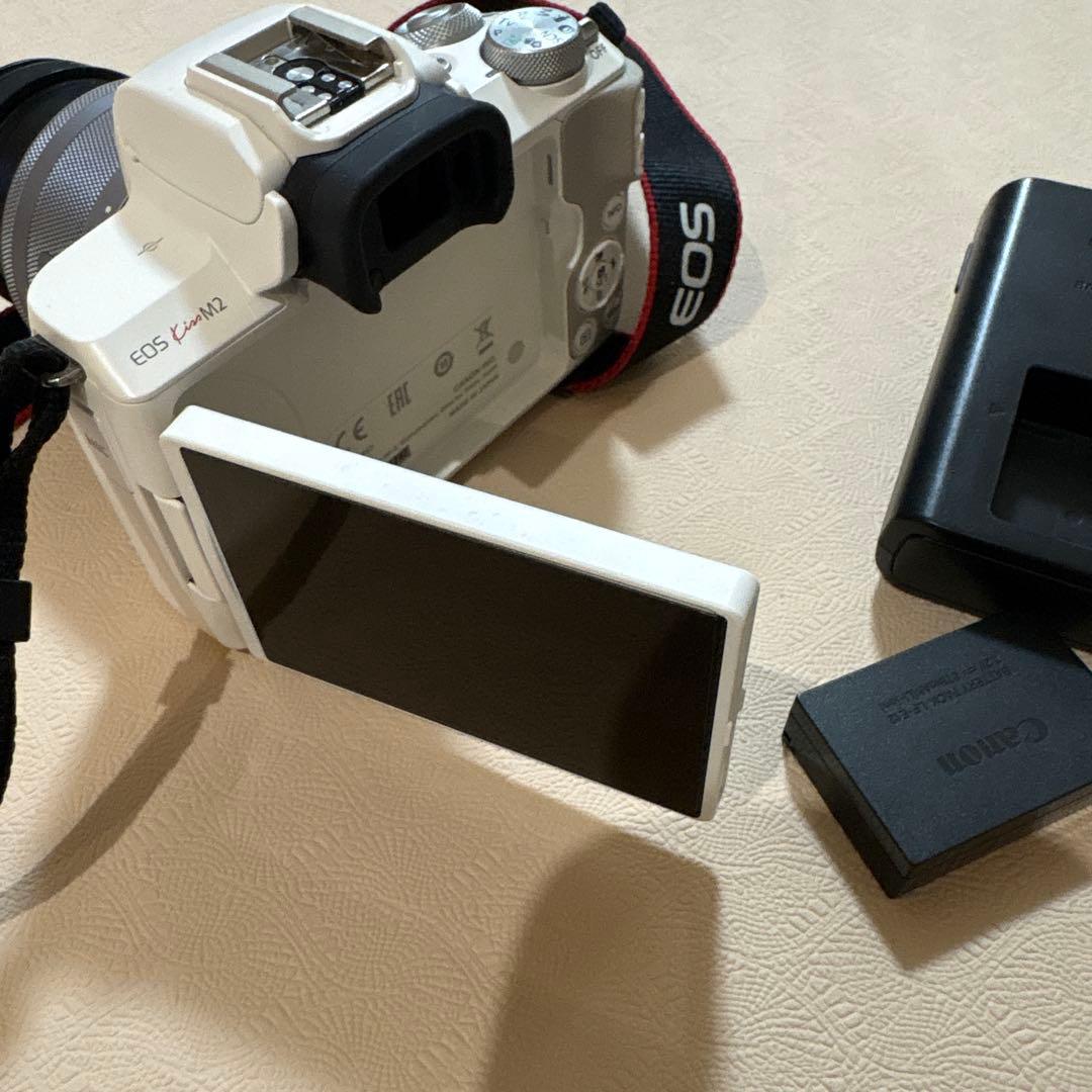 Canon EOS Kiss M2 ホワイト 15-45レンズ