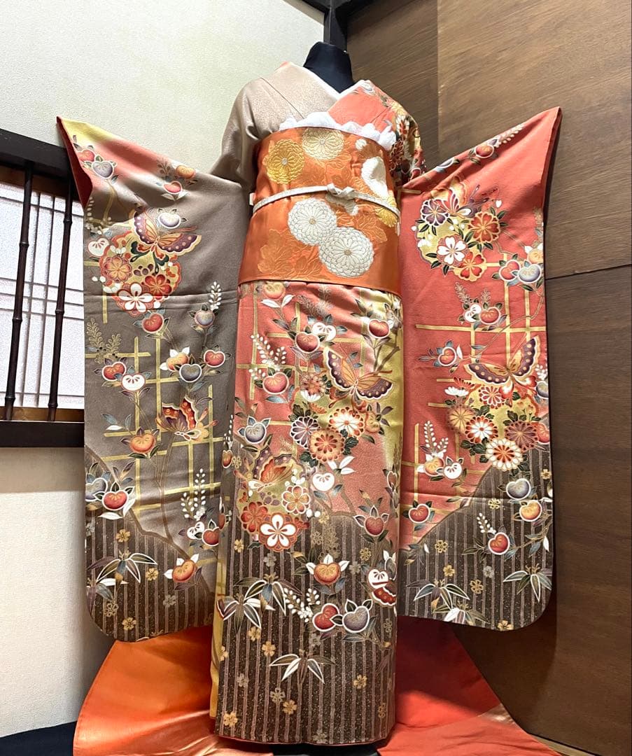 振袖フルセット6点サイズM〜Ｌ舞蝶花文　暈し染め　金彩　正絹