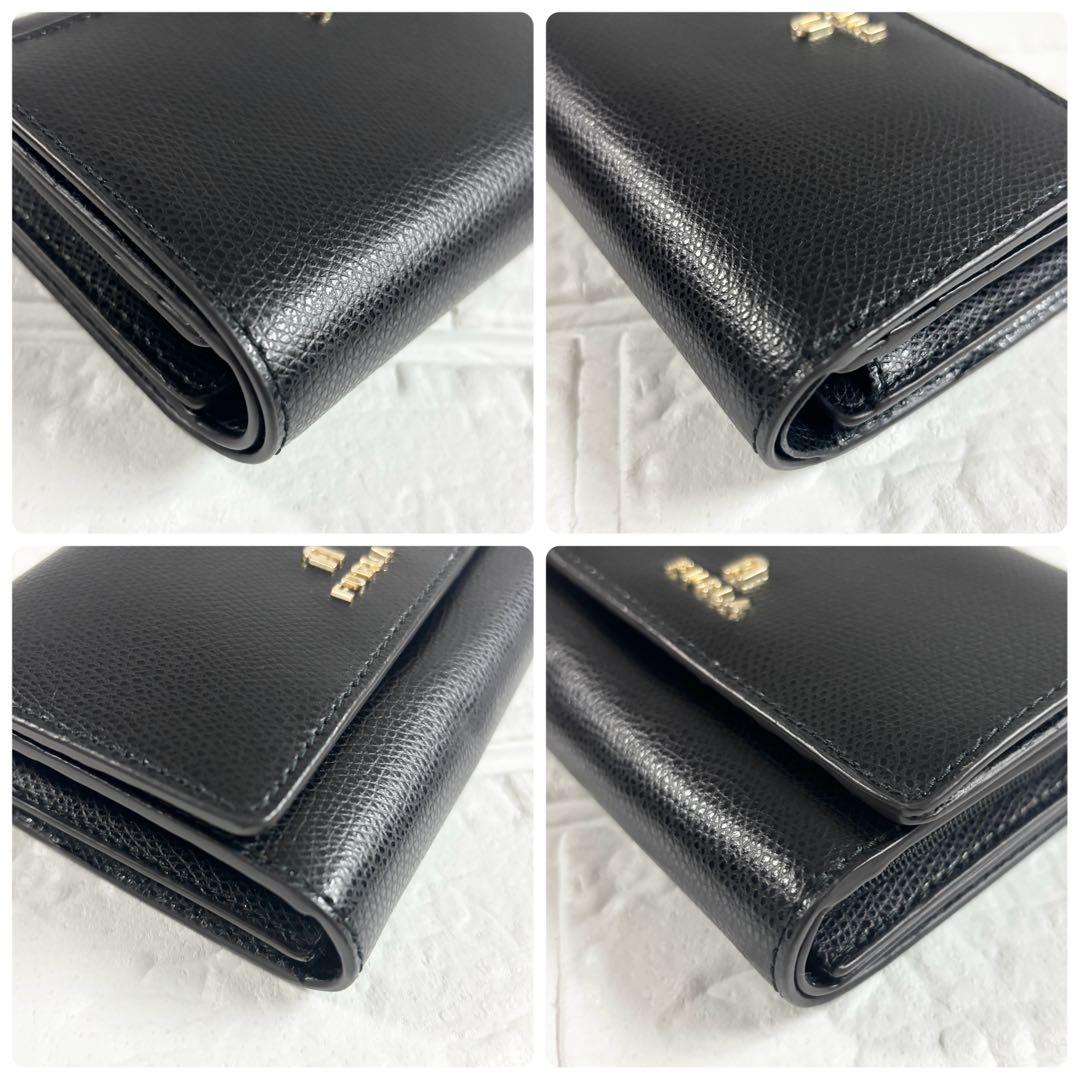 【極美品】フルラ　カメリア　コンパクト財布　M　二つ折り　ブラック