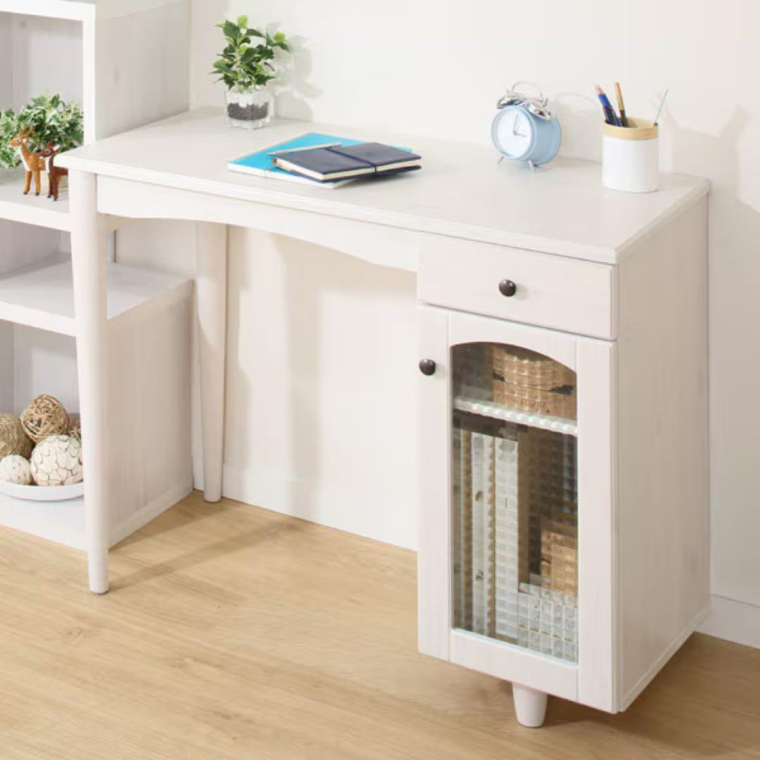 ニトリ　フローリオデスク