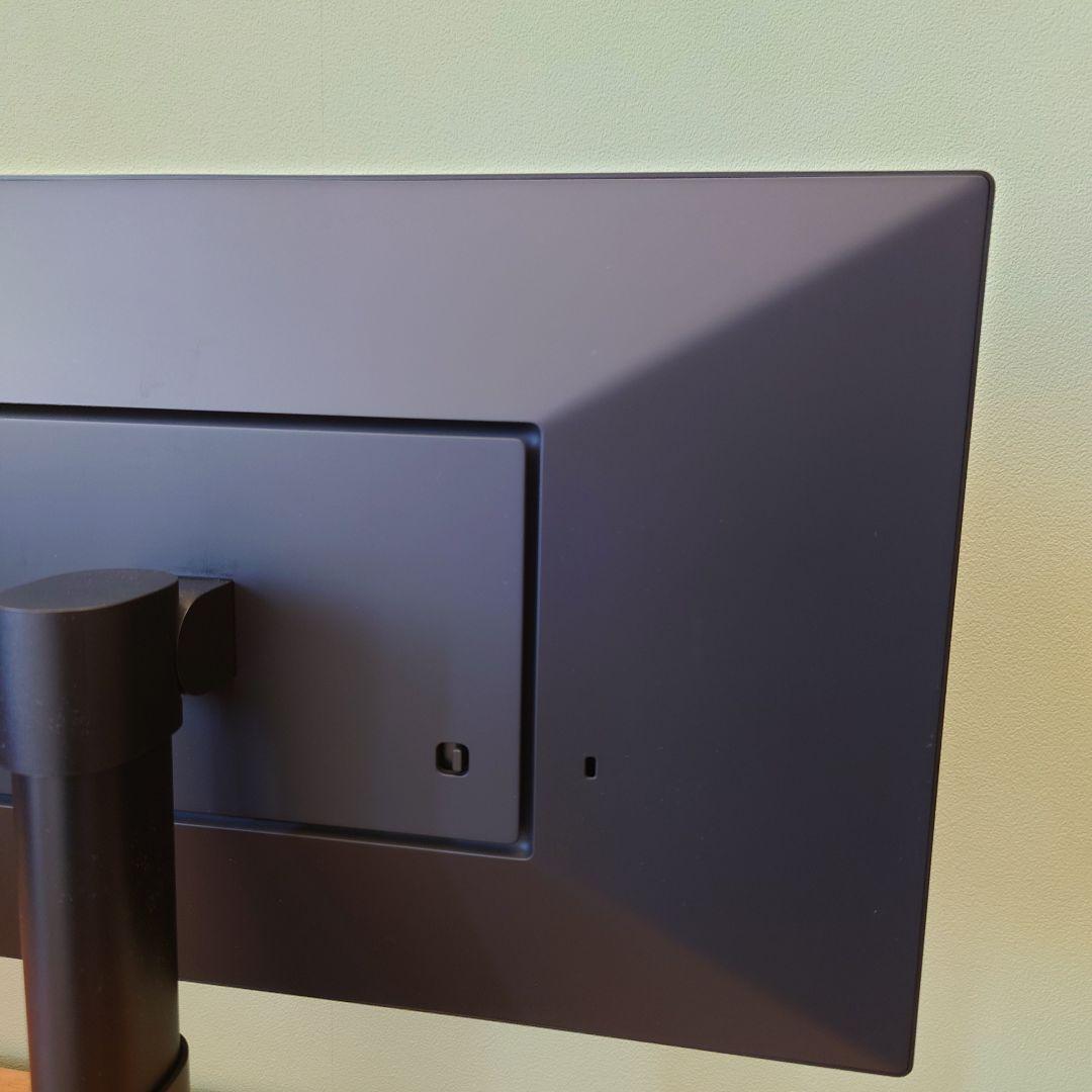 23.7インチUltraFine™ 4Kモニター 24MD4KL-B