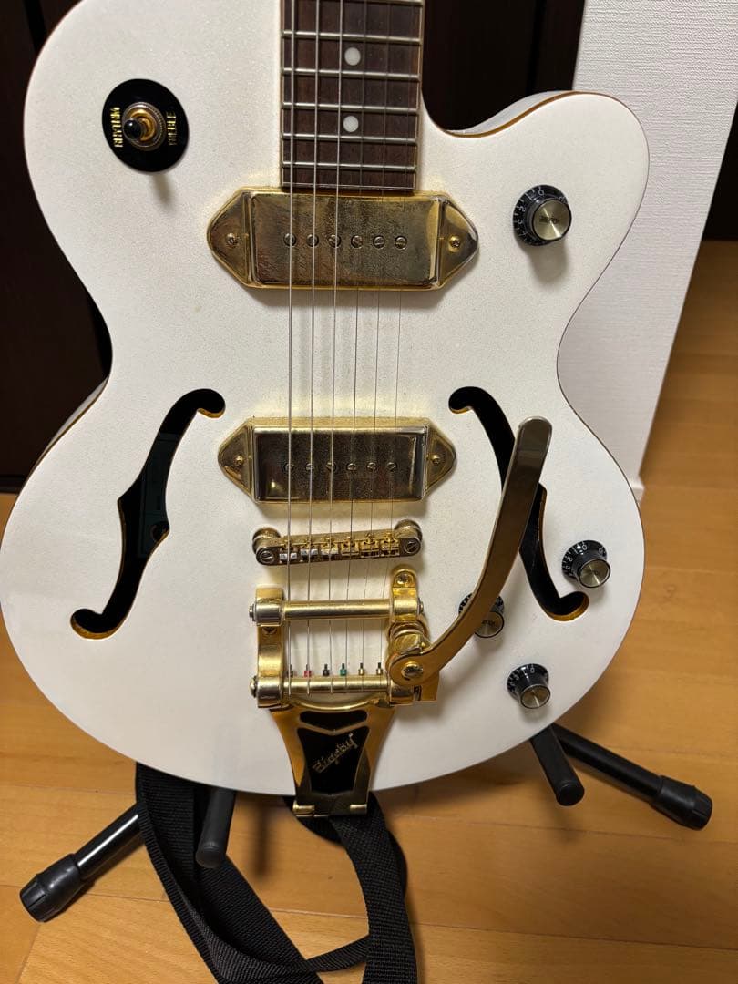 ナ*ン様 Epiphone WILDKATホワイト