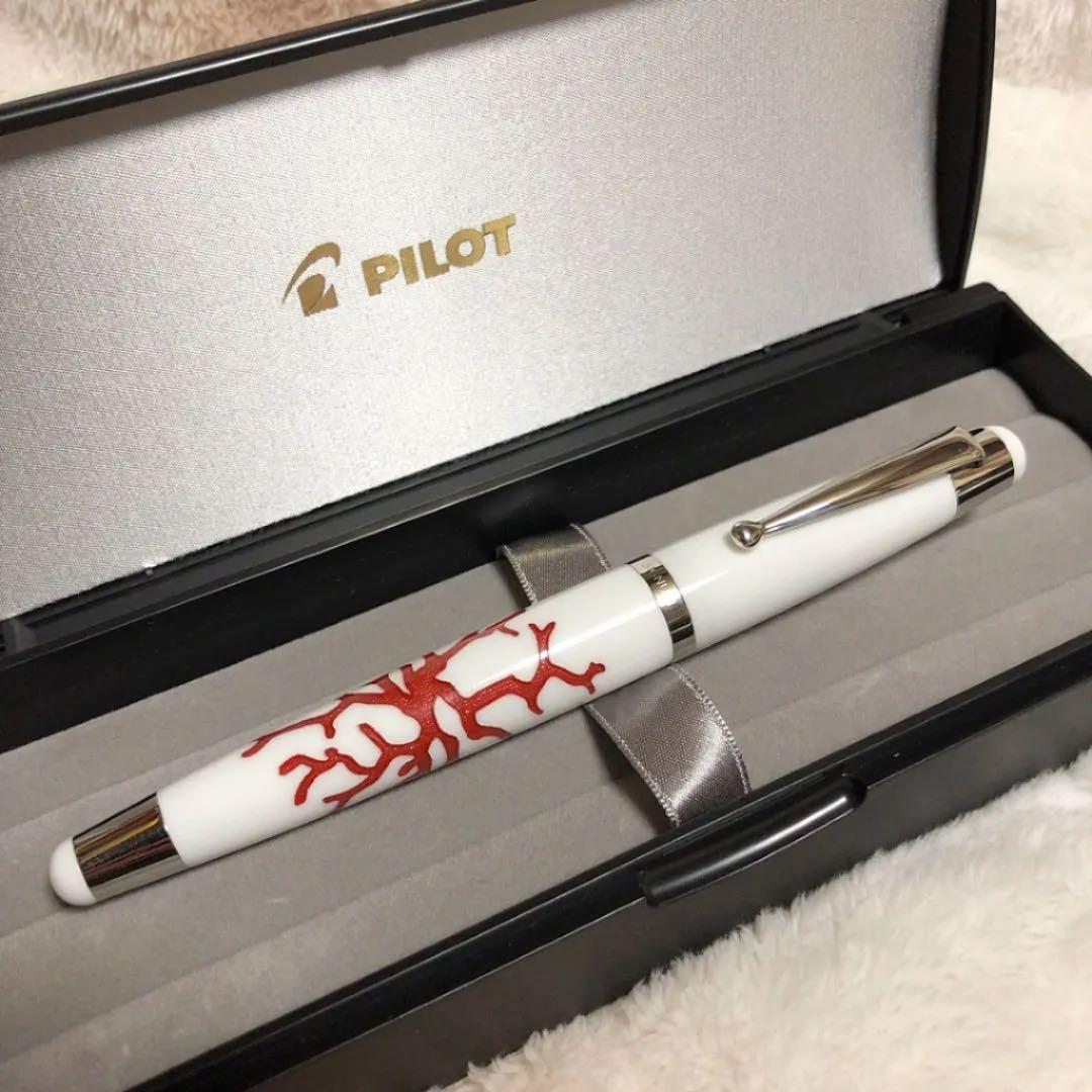 ☆未使用品 シグナム 万年筆 コラーロ ホワイト レッド ニブF 18金ペン先☆