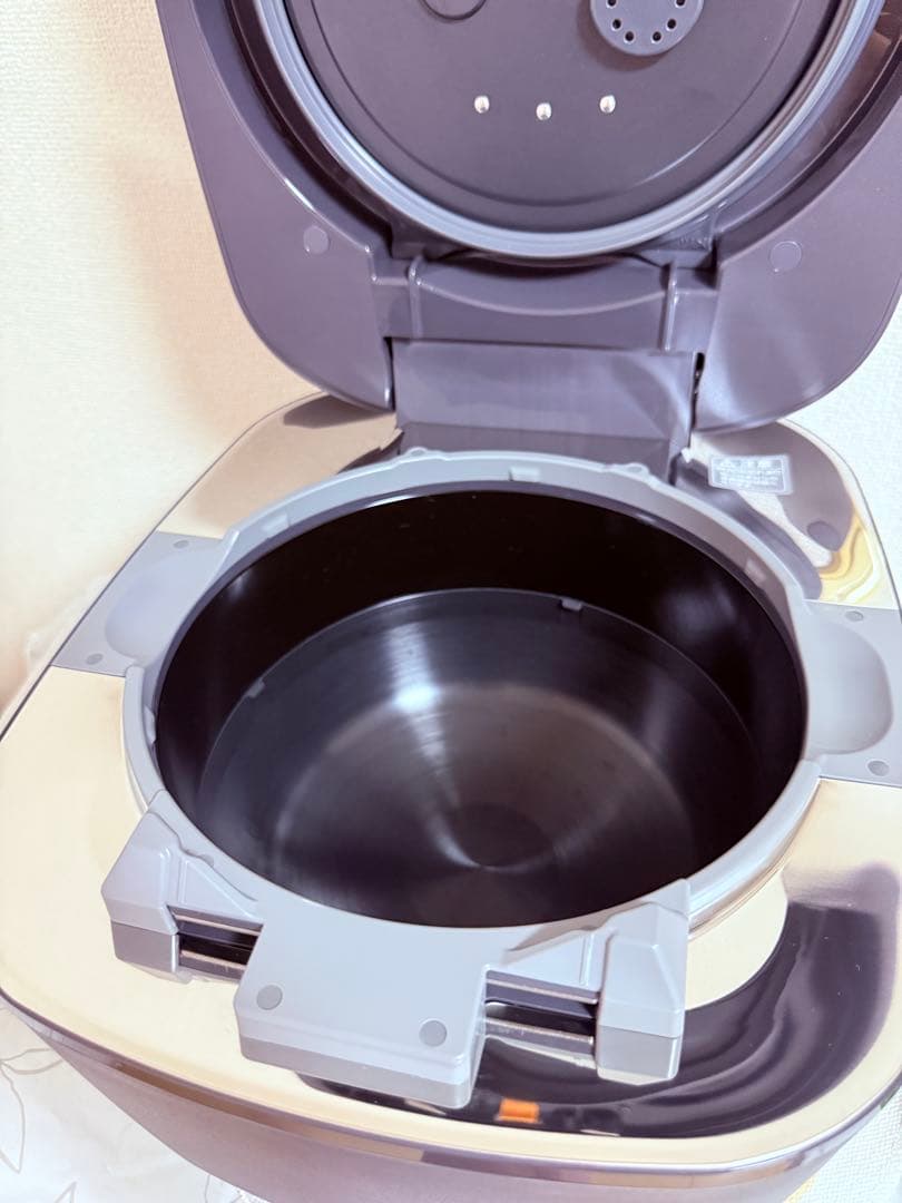 象印　炎舞炊き　圧力IH 1升 2022 NW-FA18