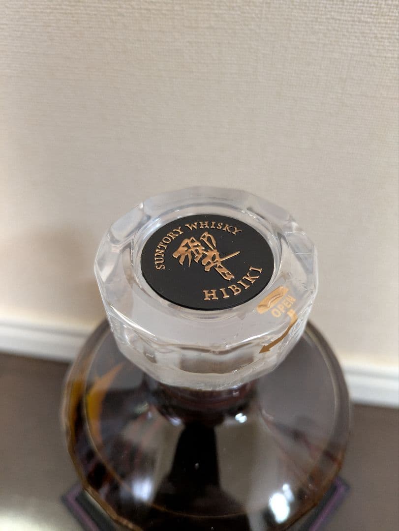 響 21年　ウイスキー 意匠　花鳥風月