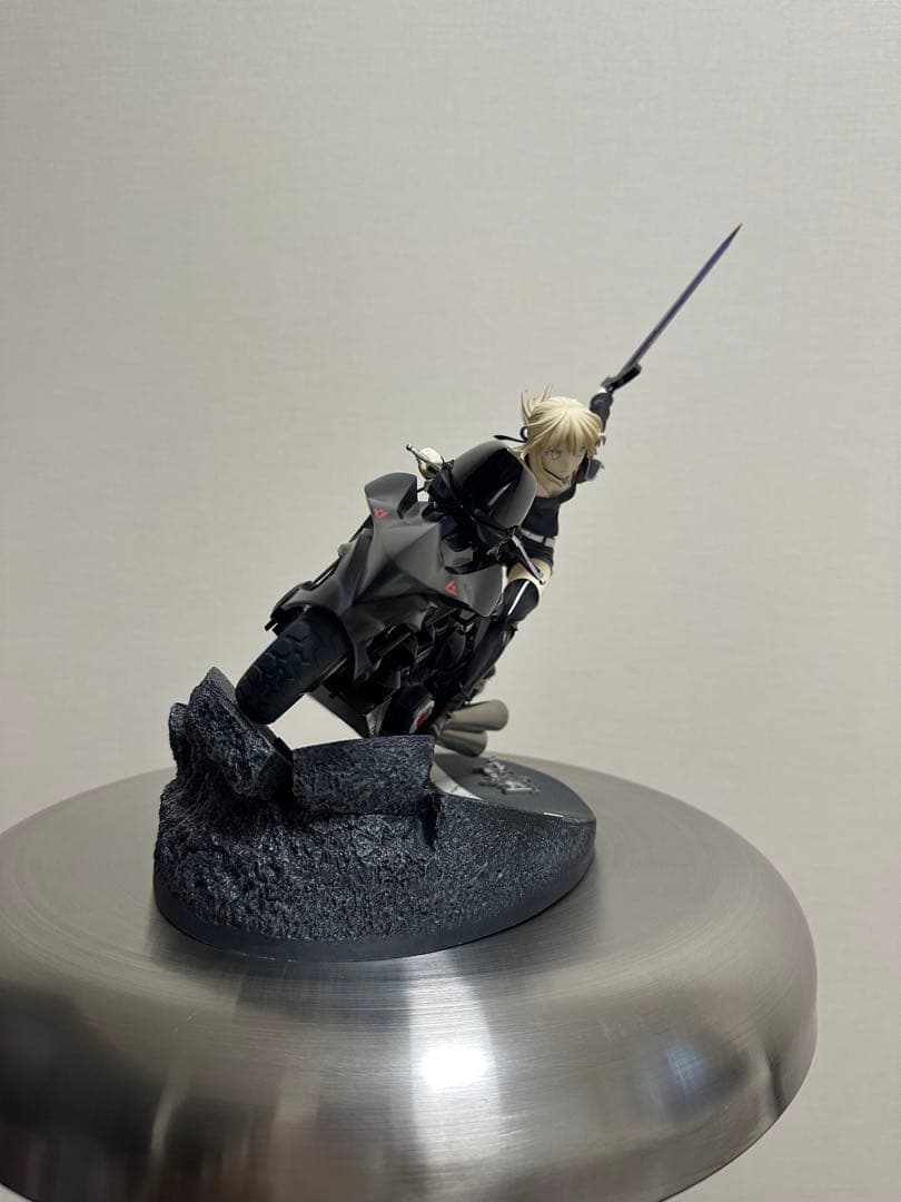 FGOセイバーオルタ＆キュイラッシェノ ワール 1/8スケールフィギュア