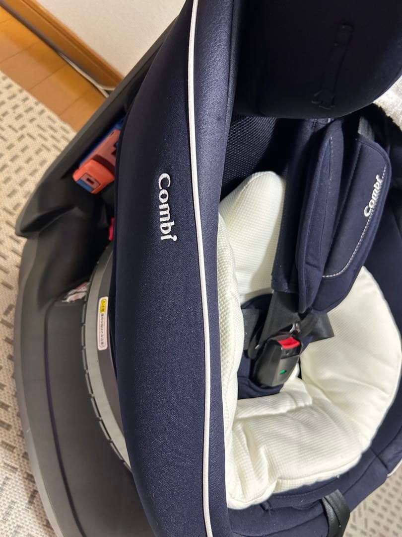 コンビ 新生児チャイルドシート クルムーヴ JJ-550