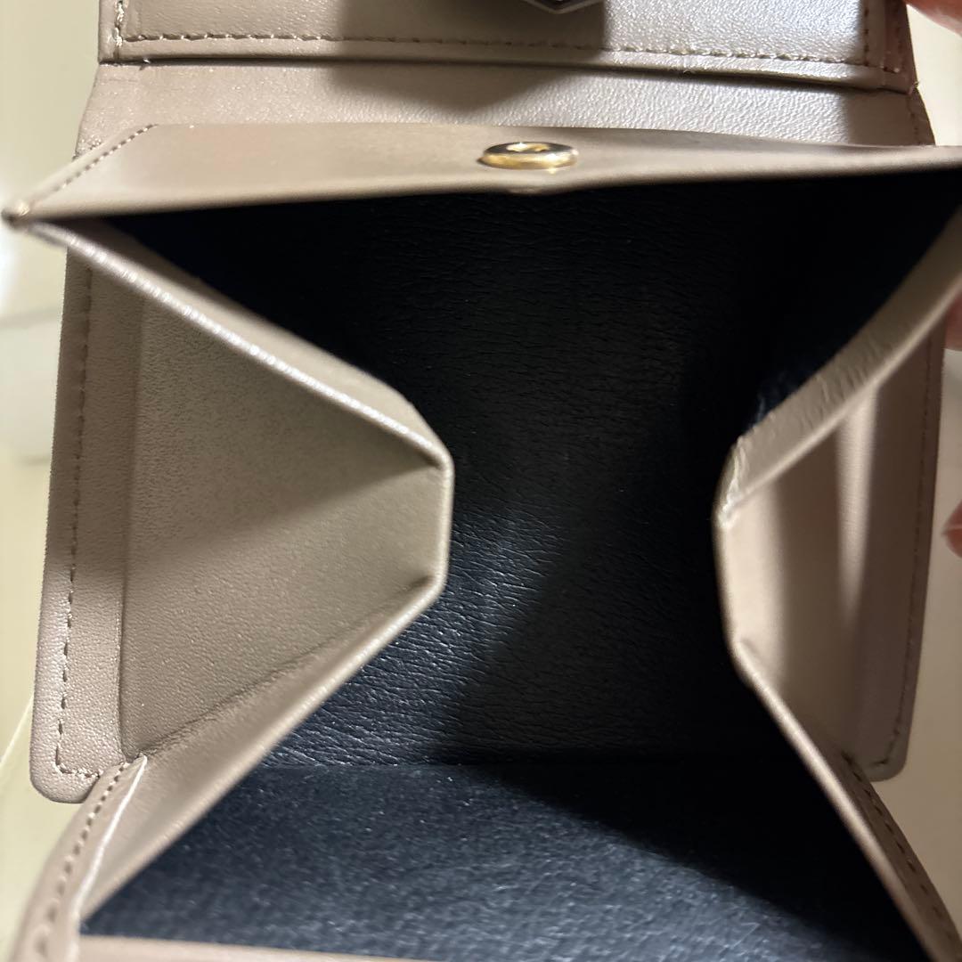 【美品】エポイ epoi リツ　二つ折り財布　トープ