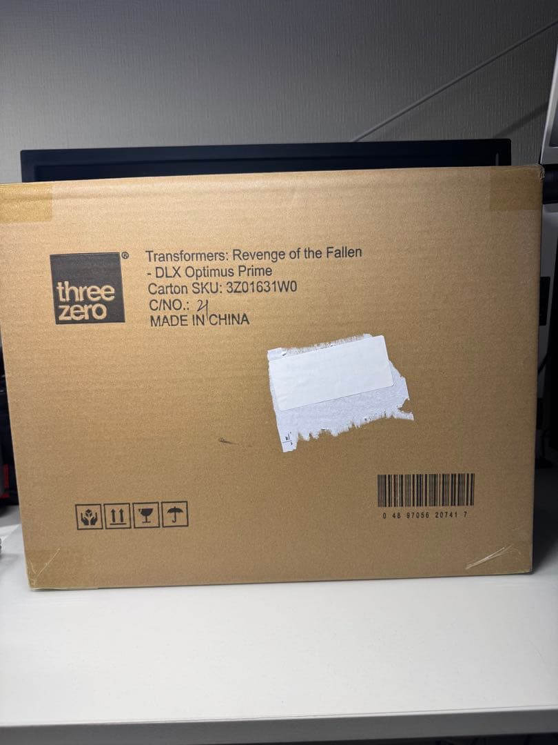 新品未開封three zero DLX オプティマスプライム　リベンジ Ver