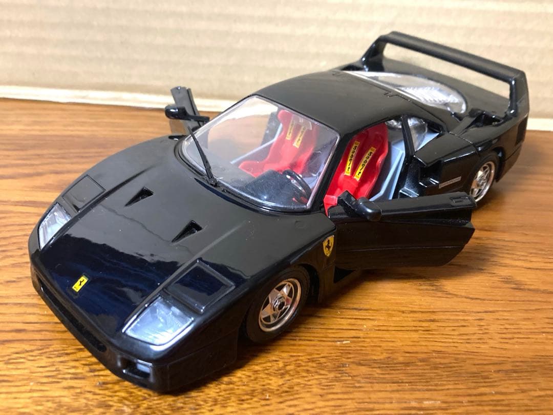 イタリア製 ブラゴ フェラーリ Ferrari F40 1/24 ミニカー