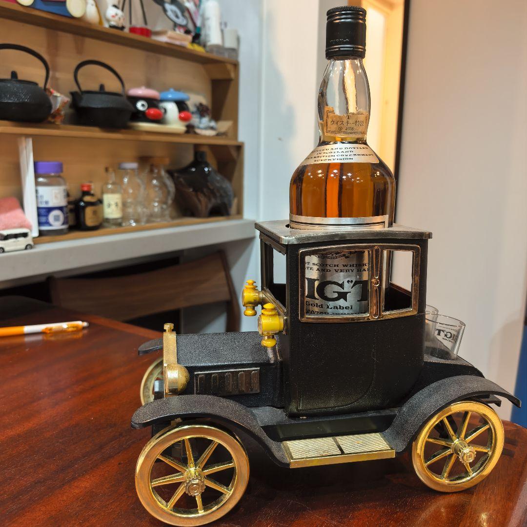 BIGT Gold Label スコッチウイスキー 車型置物
