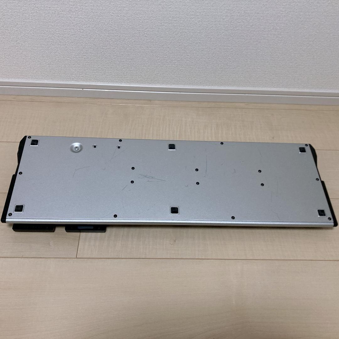 BEHRINGER FCB1010 ペダル搭載MIDIフットコントローラー