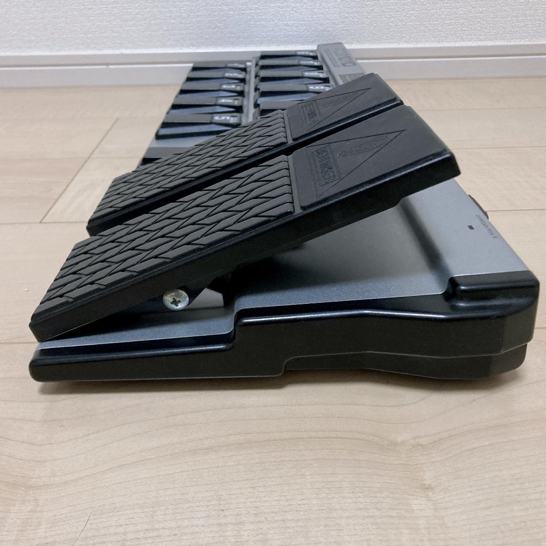 BEHRINGER FCB1010 ペダル搭載MIDIフットコントローラー