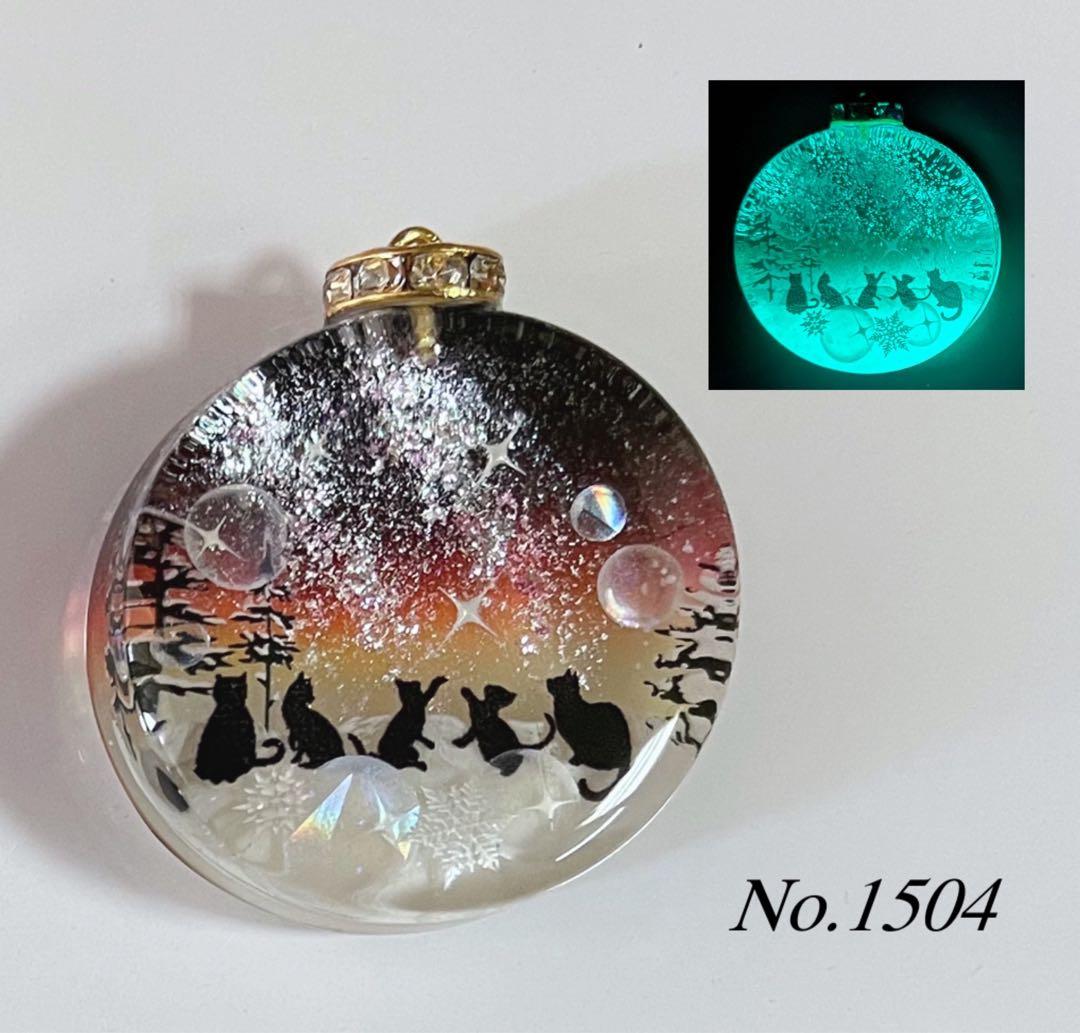 すず☆らん/レジン/三日月の子猫達　新春　蓄光　オルゴナイトネックレス