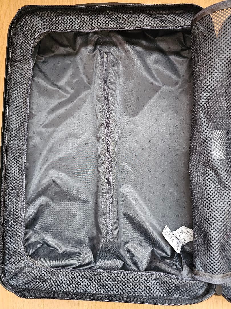 ☆ リモワ エッセンシャルライト キャビンS 31L グロスブルー 新品同様品