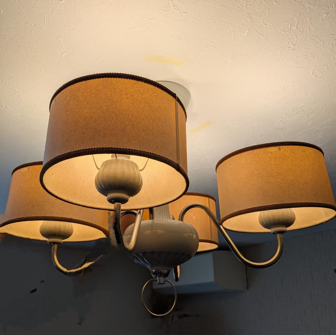 ナショナル製　クリーム色シーリングライト 4灯