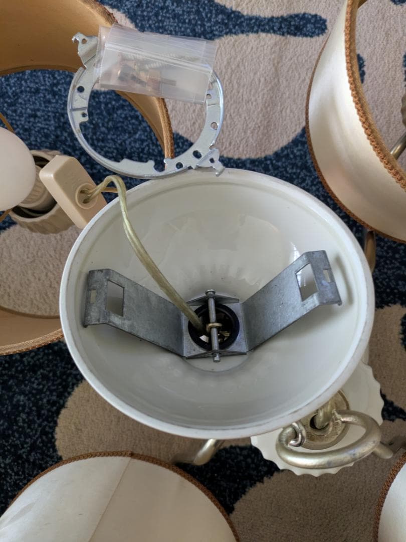 ナショナル製　クリーム色シーリングライト 4灯