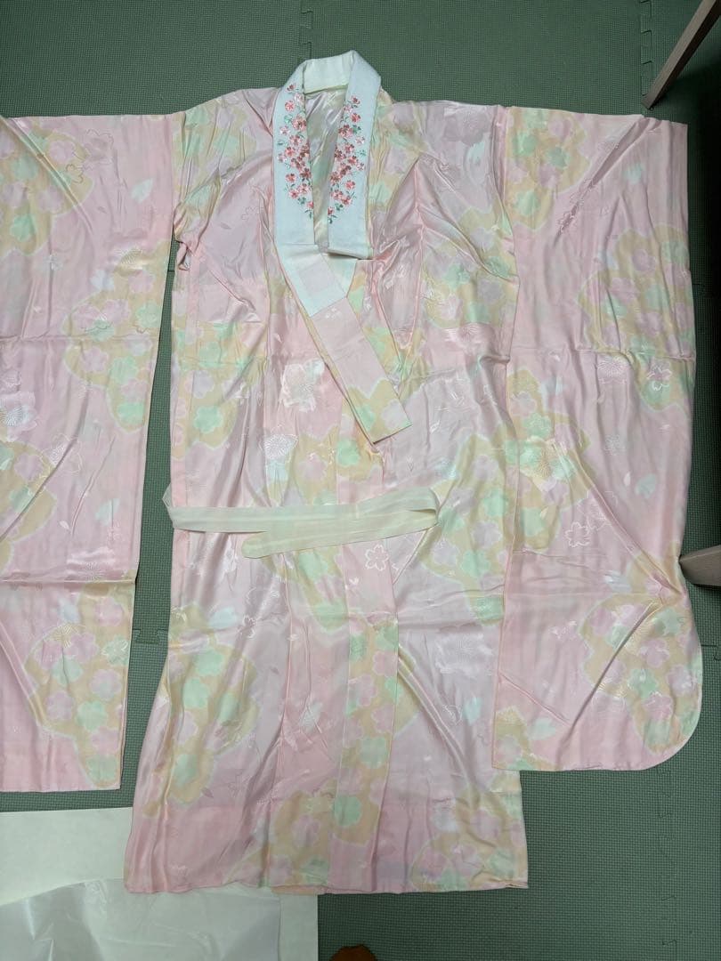 赤 花柄 振袖 着物　辻が花