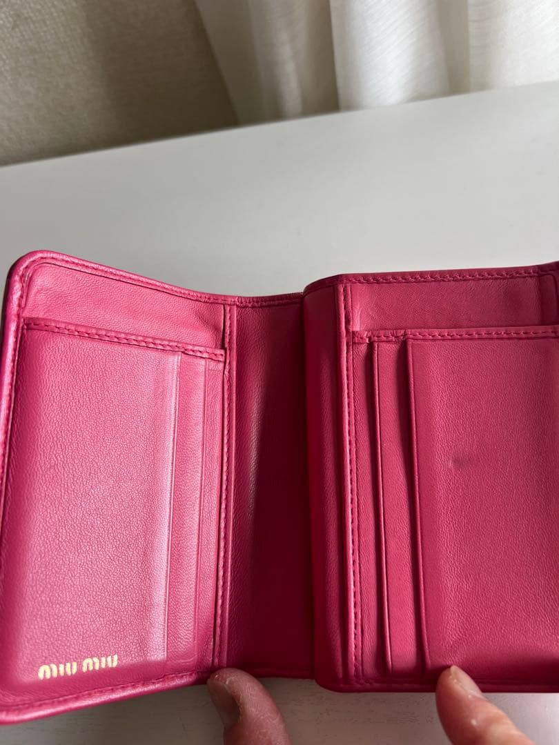 miu miu ピンク 二つ折り財布
