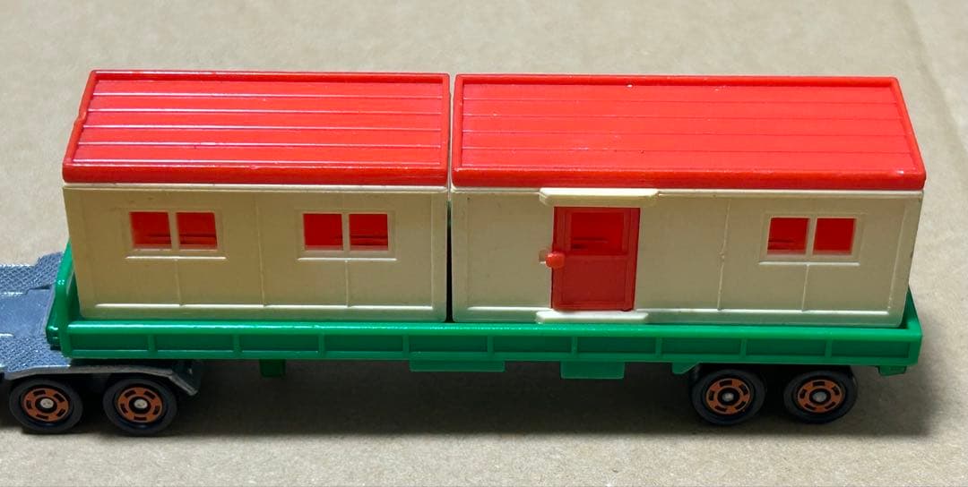 ロングトミカ いすゞ V12 ハウストレーラー 緑ヘッド