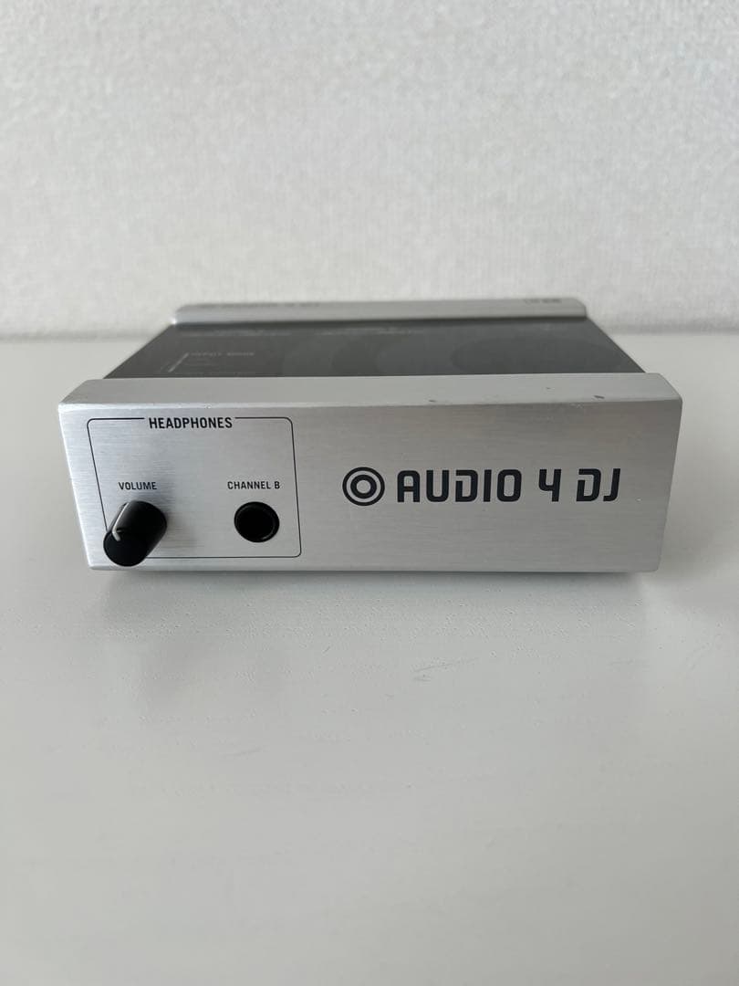 DJ機材 TRAKTOR SCRATCH DUO