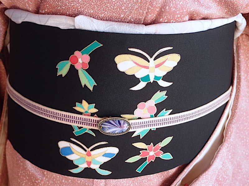 三越誂　塩瀬名古屋帯（花と蝶文）長368　正絹美品