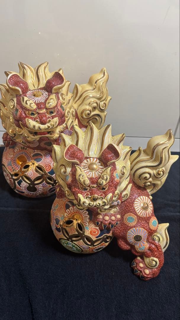 陶器製 獅子と玉の装飾品　2つ大小