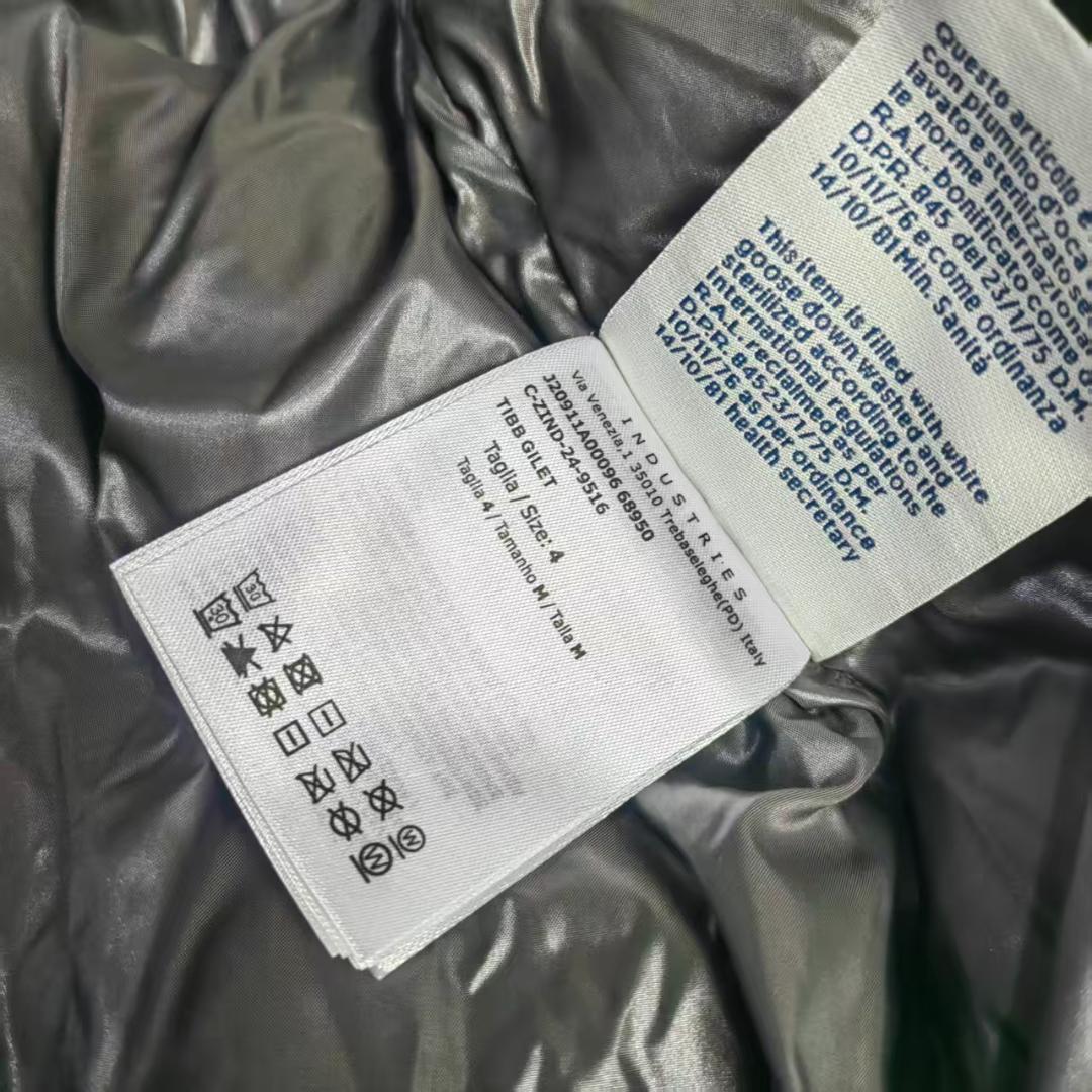 モンクレール　ダウンベスト　ワッペン　4 黒