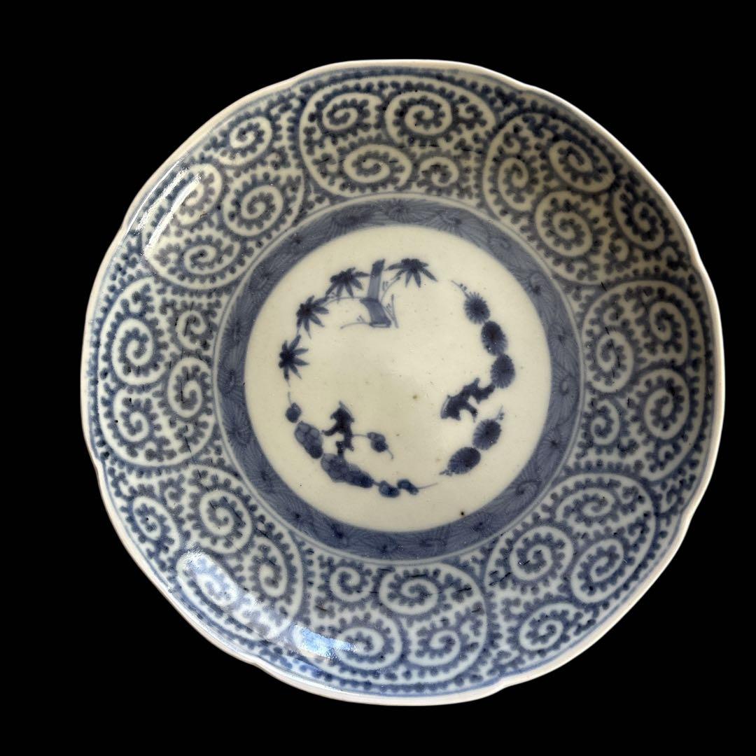 伊万里 有田 染付 印判手 輪花小皿 蛸唐草 見返し蓮弁帯 見込 竹葉 花枝