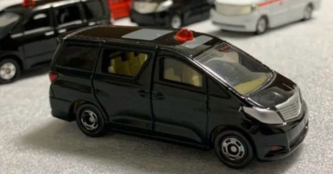 トミカ ミニバン 覆面パトカー 2台セット