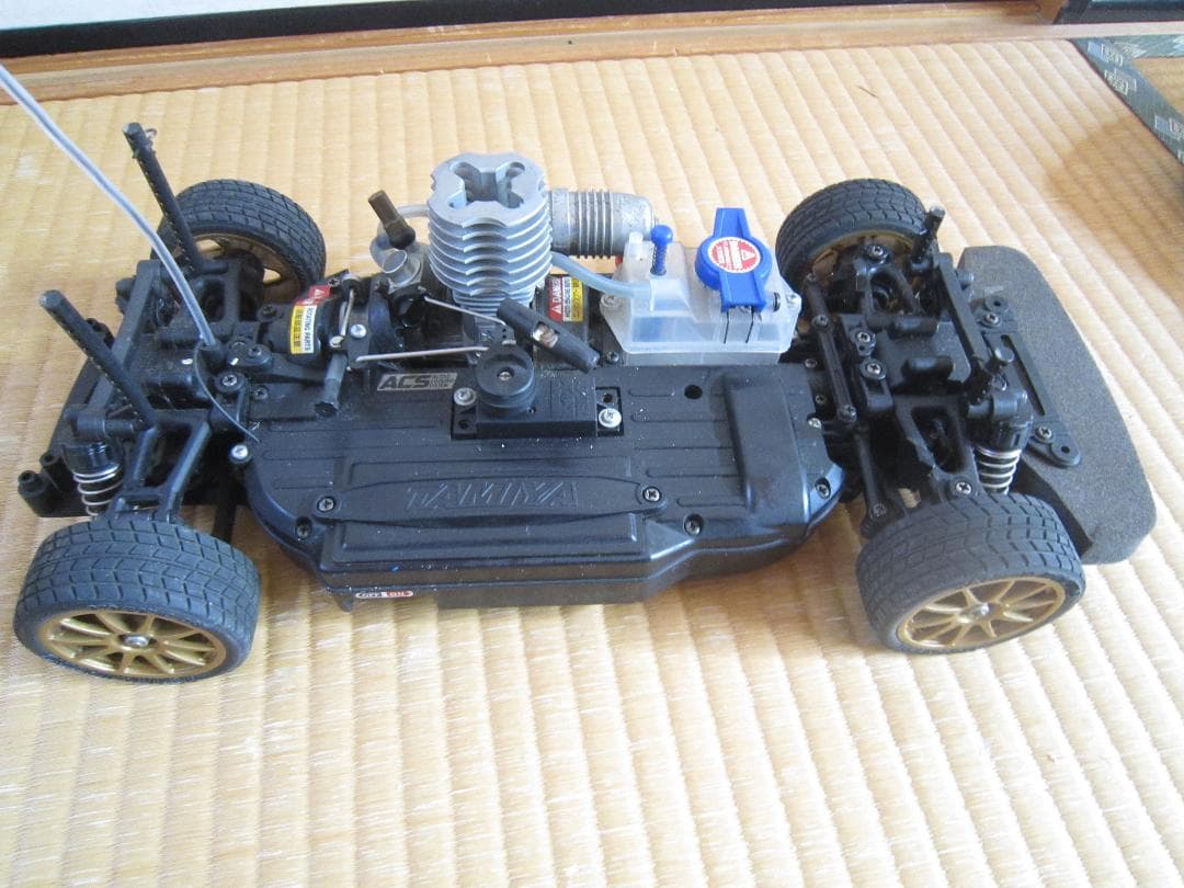 エンジン式 ラジコンカー