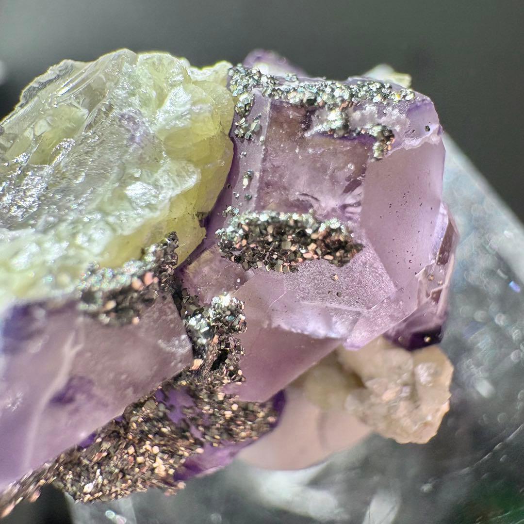 516 中国 内モンゴル産 レアタイプ フローライト&パイライト&クォーツ