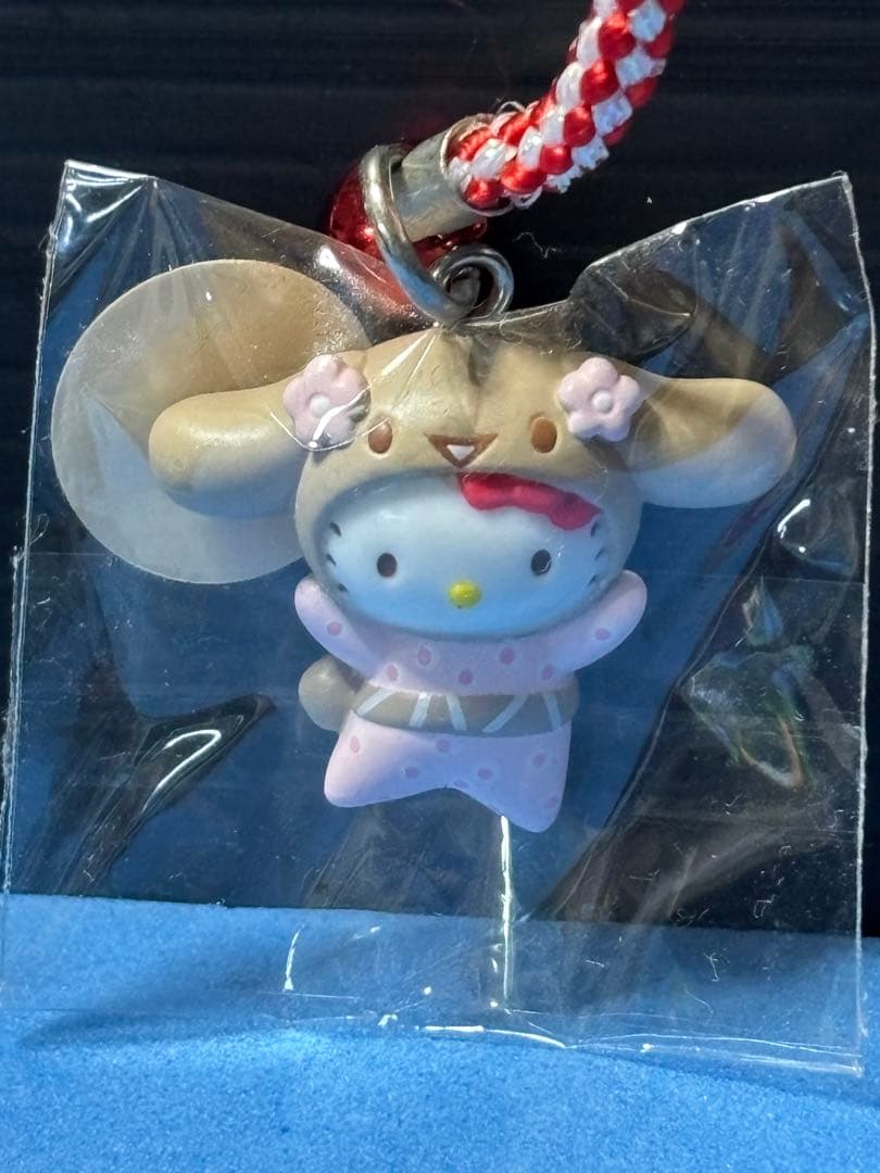 ハローキティ　かぶりんぼ　シナモロールモカ　根付け　サンリオピューロランド限定