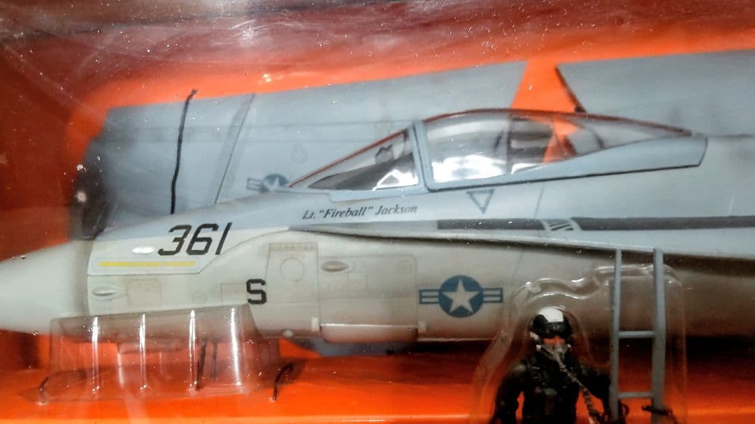 ELITEエリート 1/18 　F18Cホーネット模型