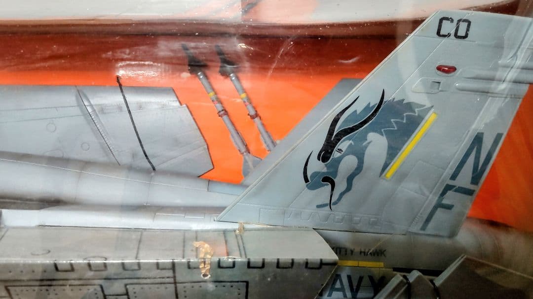 ELITEエリート 1/18 　F18Cホーネット模型