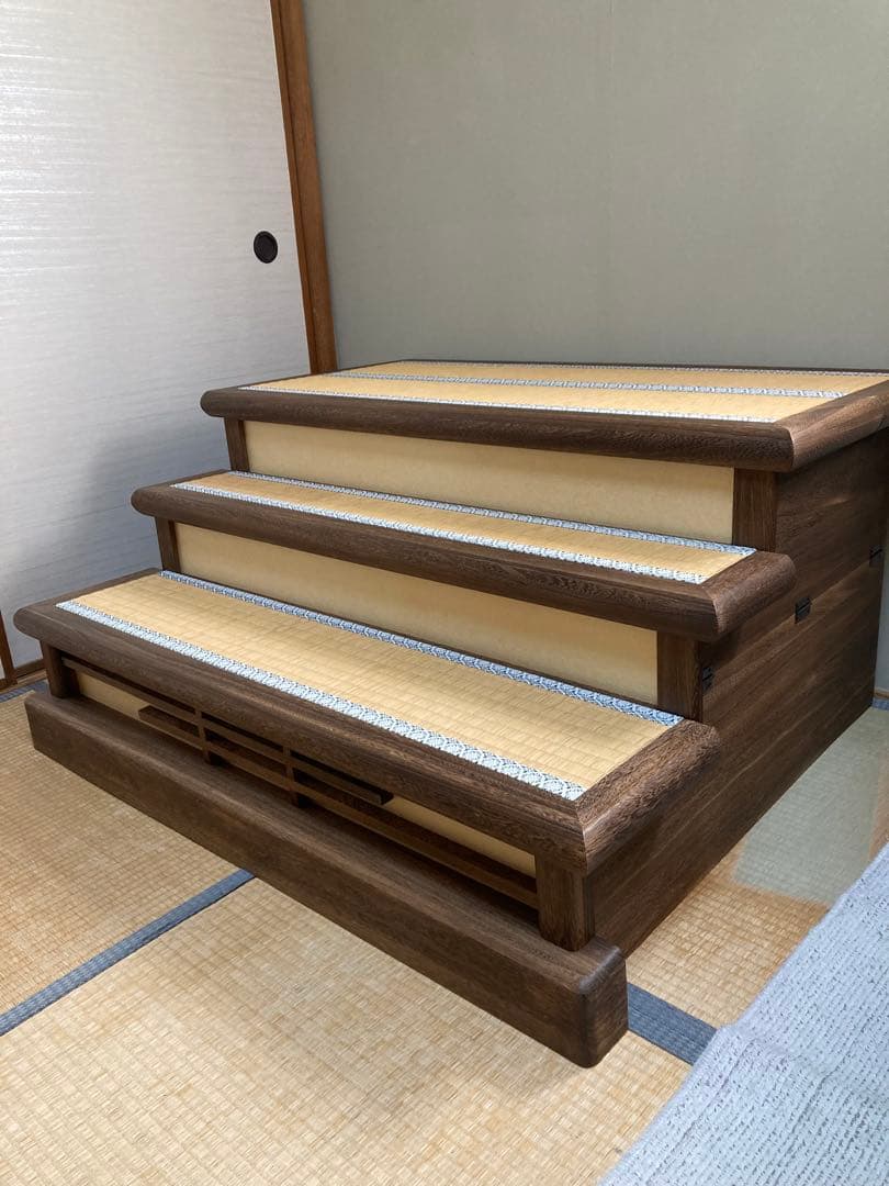 【最終値下げ】　雛壇のみ　三段飾り　焼桐畳台