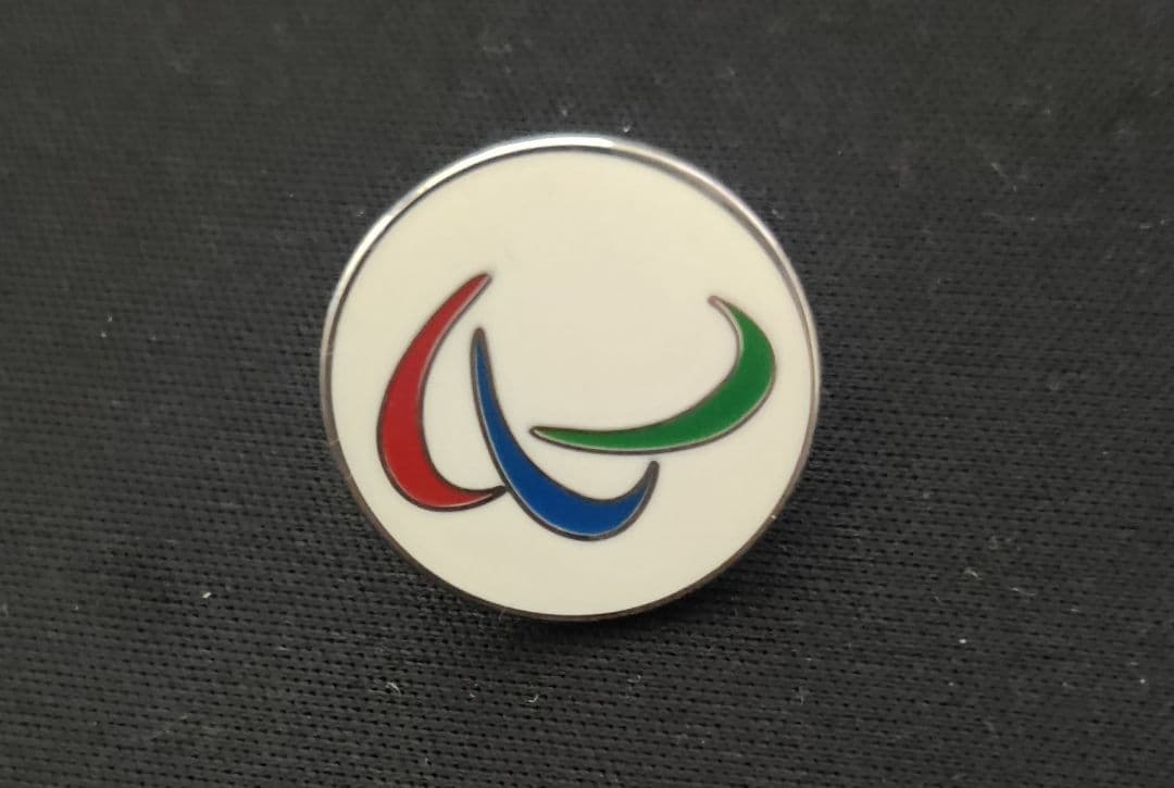 オリンピックパラリンピックロゴピンバッジ　レア