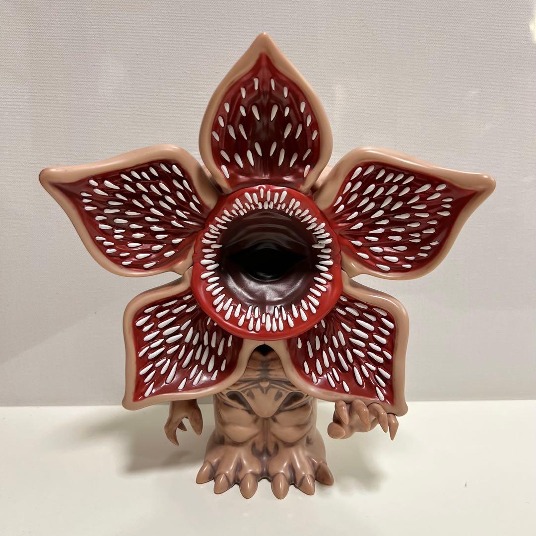 ストレンジャーシングス デモゴルゴン　ソフビ フィギュア　貯金箱