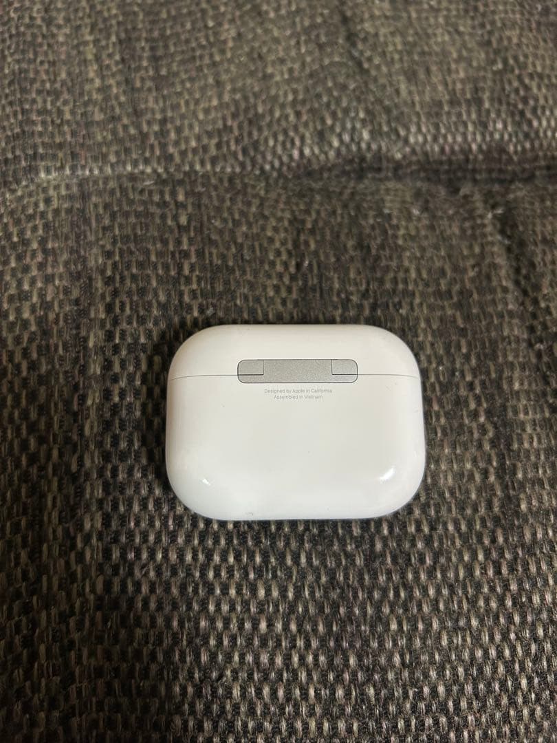[極美品] AirPods Pro 第3世代 充電ケースのみ