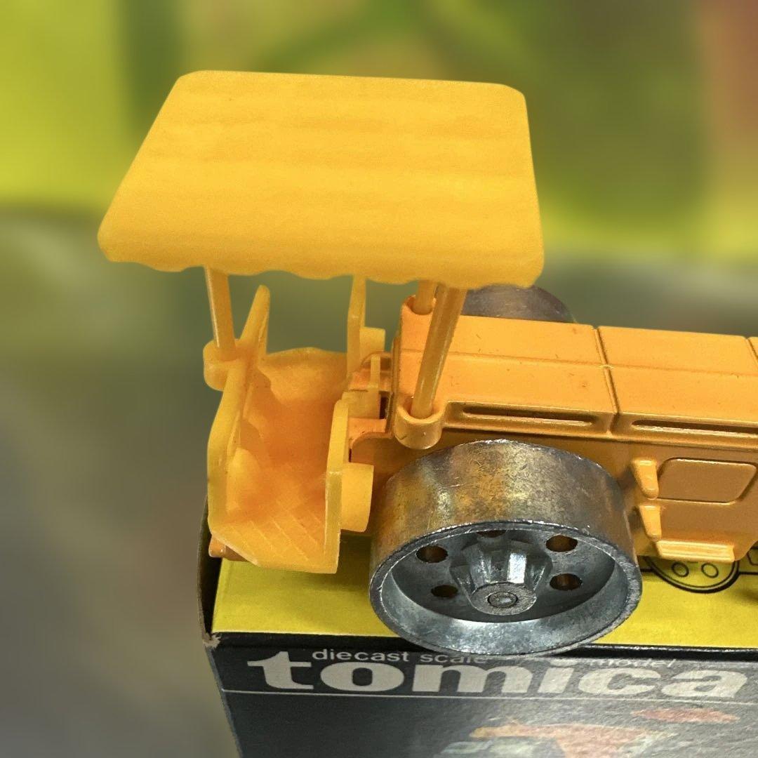 トミカ No.61 川崎重工　ロードローラー　当時物